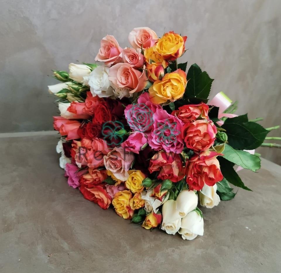 Букет пестрое настроение в Аргуне Букет цветов из: Розы в Аргуне