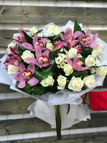 Букет цветов из: Розы и Хризантемы в Аргуне