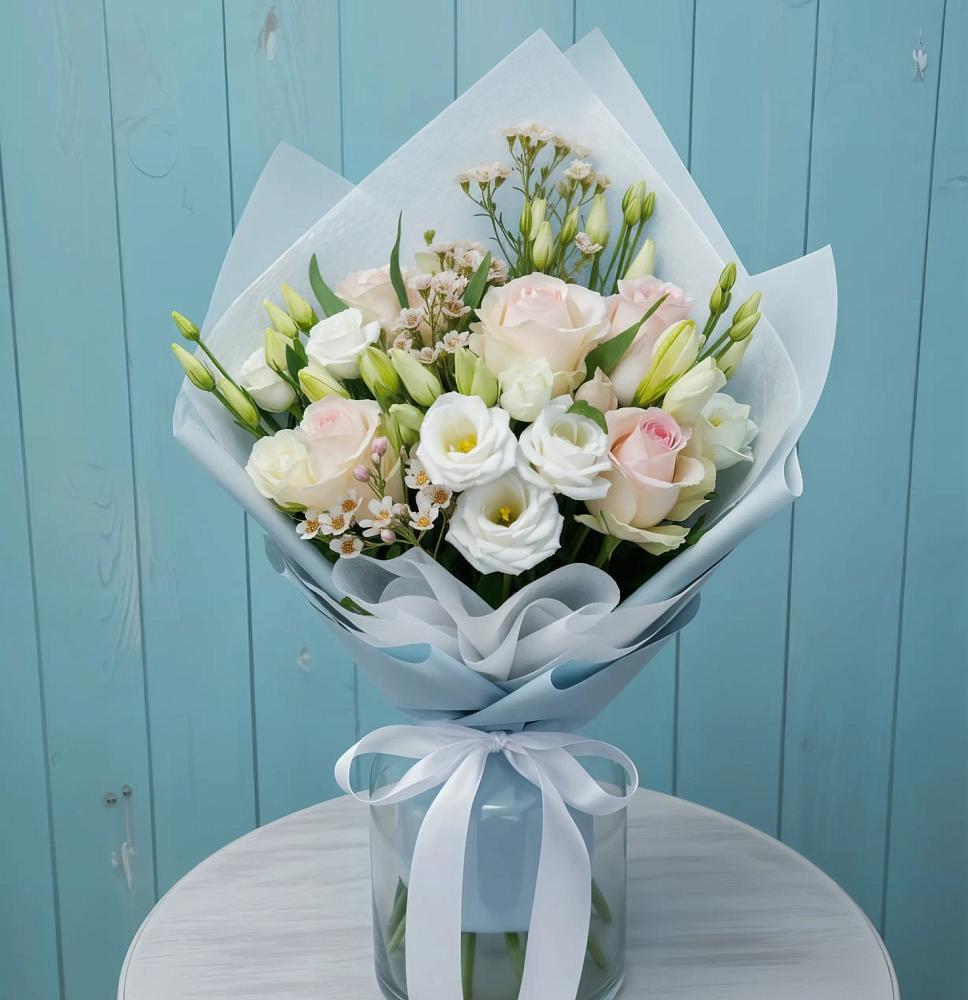 Букет цветов из: Розы и Лизиантусы в Аргуне