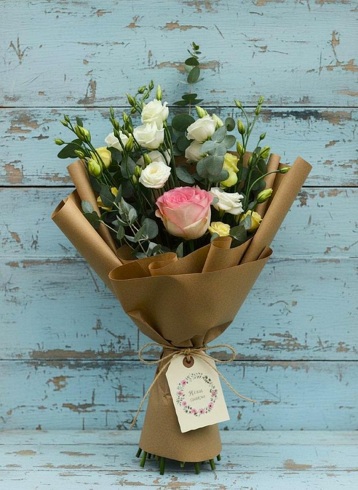 Букет цветов из: Розы и Лизиантусы в Аргуне