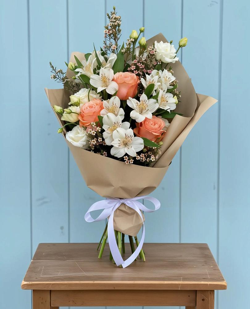 Букет цветов из: Альстромерии, Лизиантусы, Розы и Хризантемы в Аргуне